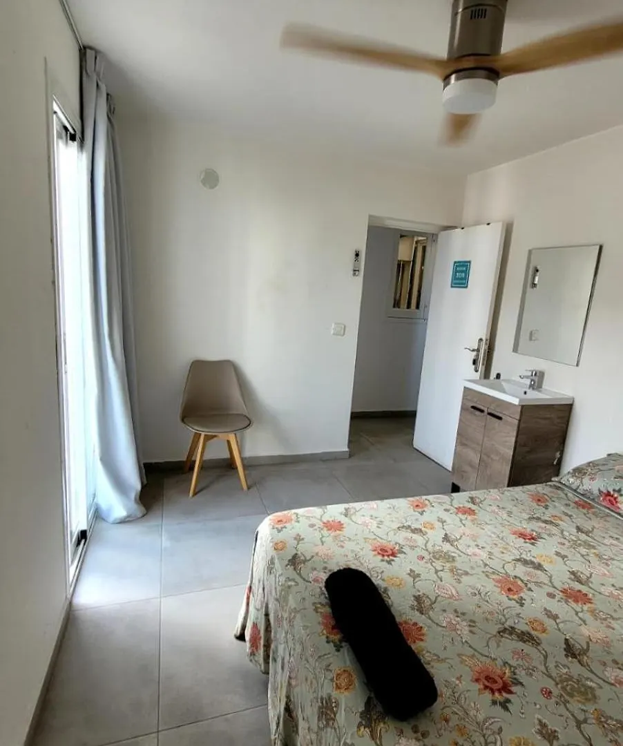 Cisne By Nest Hostel San Antonio  Spain