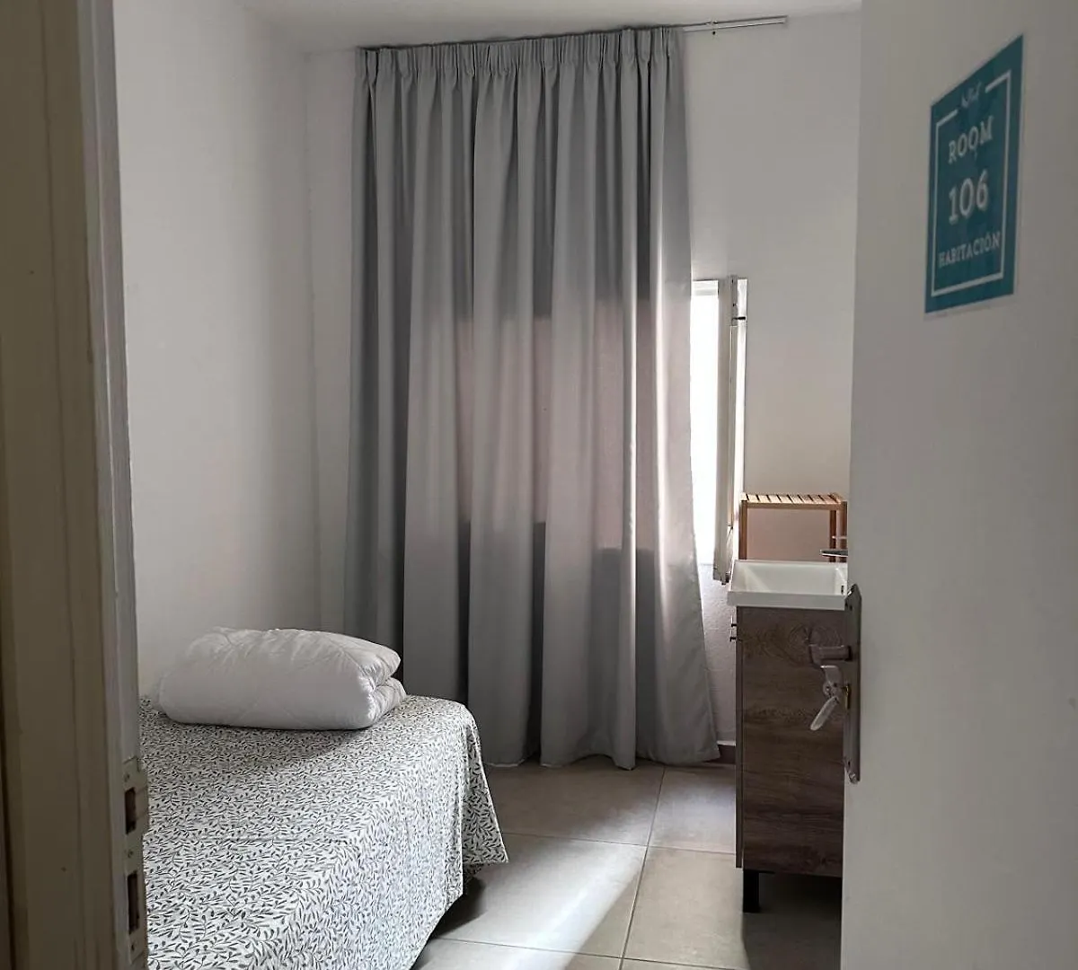 Guest house Cisne By Nest Hostel San Antonio  Spain